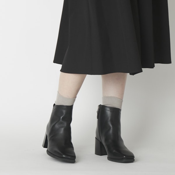 yuko imanishi＋/RUNA -足幅が広い方でも快適に履ける、きれい目 